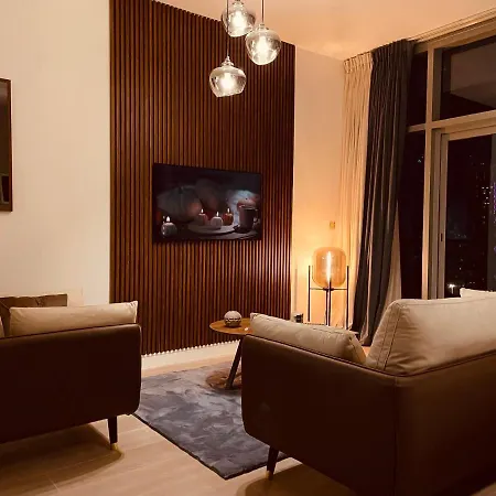 Luxury Apartment On The Metro Facing Dubai Marina Extérieur photo